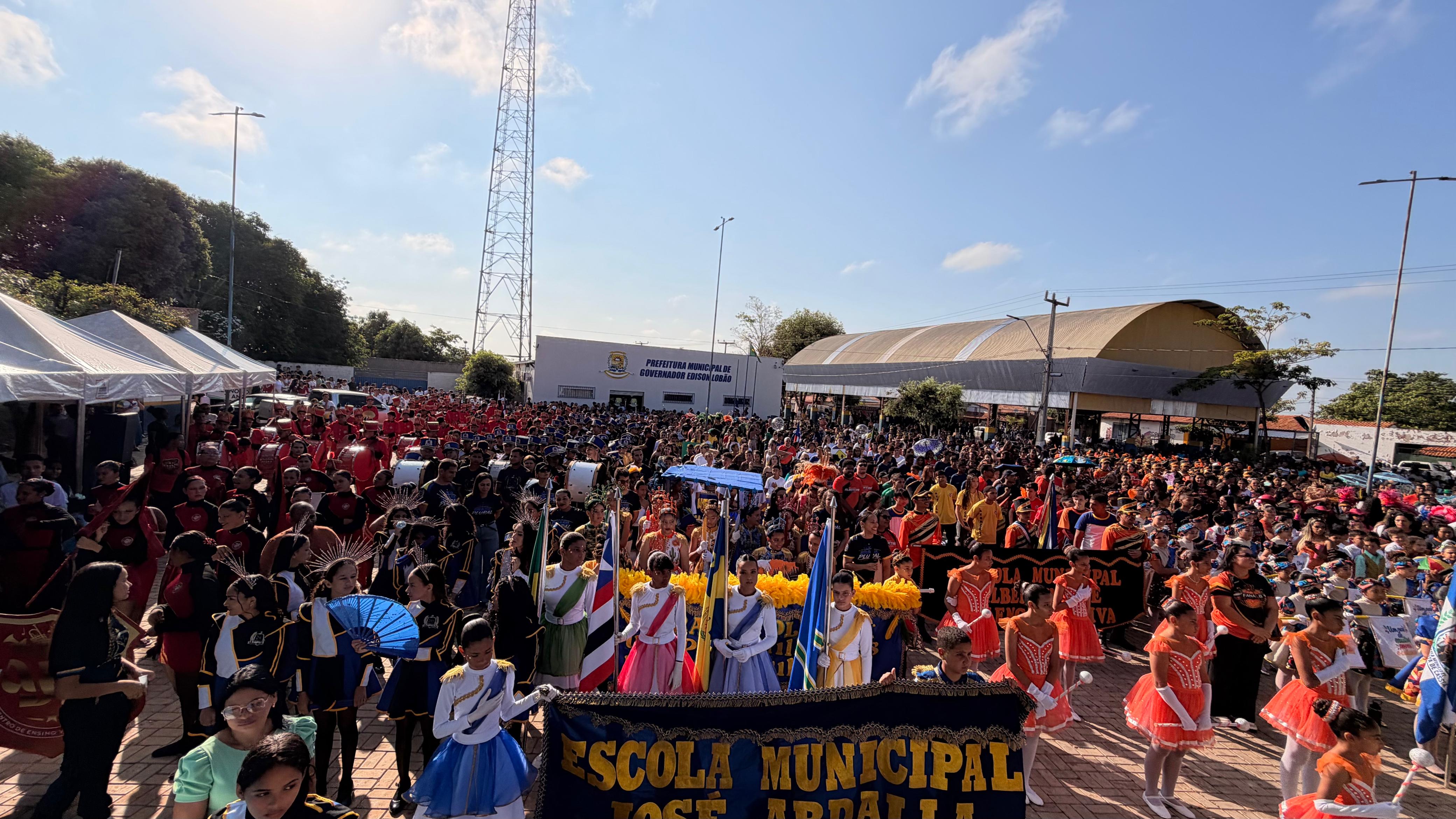 Desfile de 7 de Setembro encerra Semana da Pátria com grande participação popular